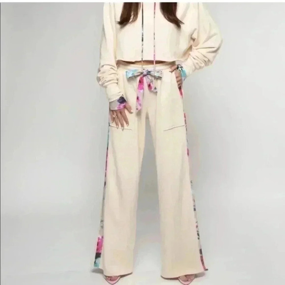 lindsi lane Tops - LINDSI LANE SWEAT SET MEDIUM